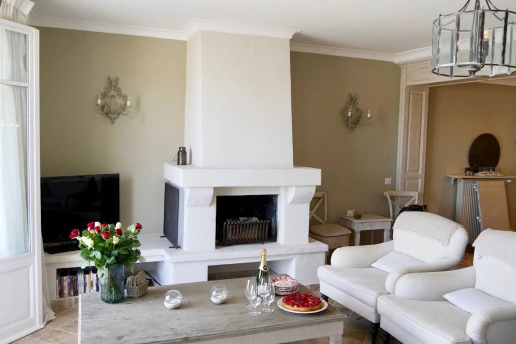 Bord De Mer - Ac, Wifi, Chic, Sea View, Beach 2 Minutes Walk Αντίμπ Εξωτερικό φωτογραφία