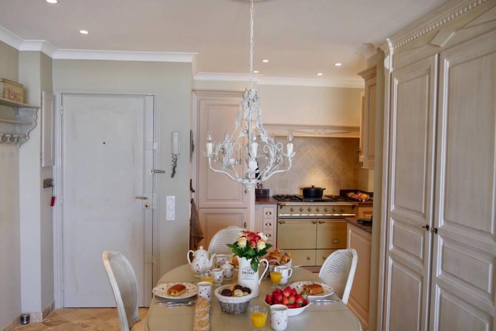 Bord De Mer - Ac, Wifi, Chic, Sea View, Beach 2 Minutes Walk Αντίμπ Εξωτερικό φωτογραφία